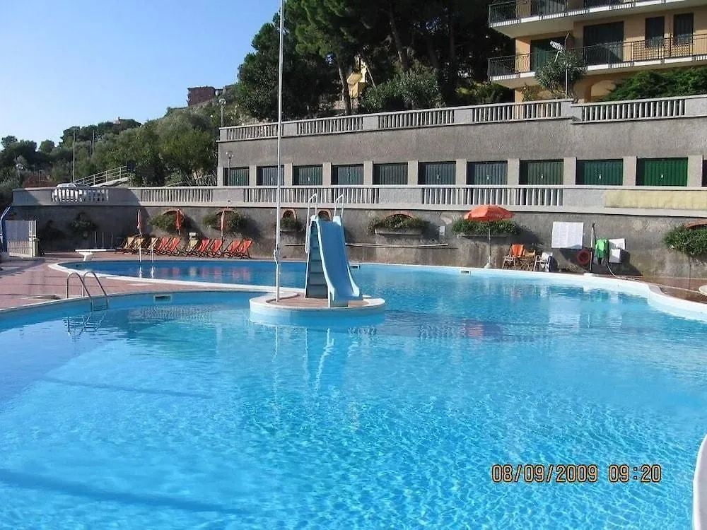 Hotel Paco Pietra Ligure 3*,